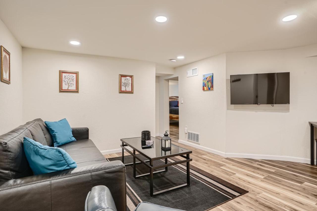 Sloans Lake Getaway - Basement Apartment Near Broncos And Downtown Denver Lakewood Eksteriør bilde