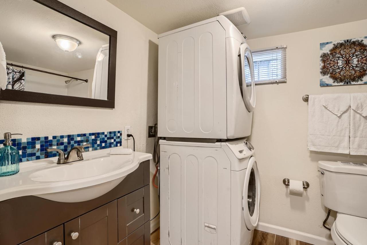 Sloans Lake Getaway - Basement Apartment Near Broncos And Downtown Denver Lakewood Eksteriør bilde